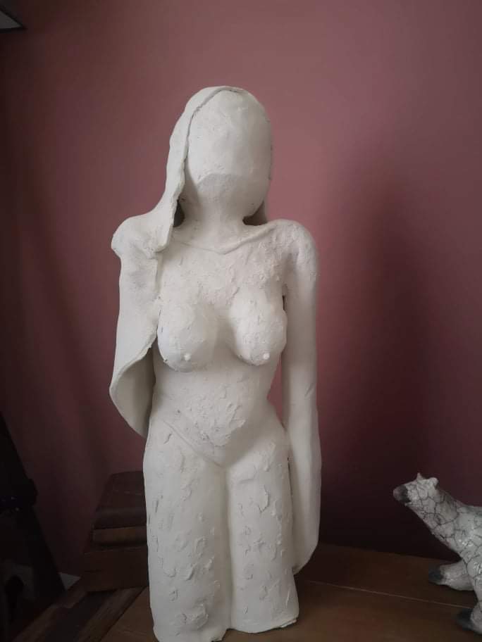 Pottery item